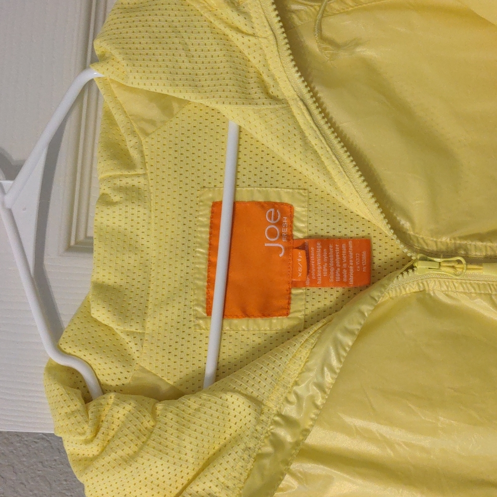 Yellow rain jacket - Picture 2 of 7